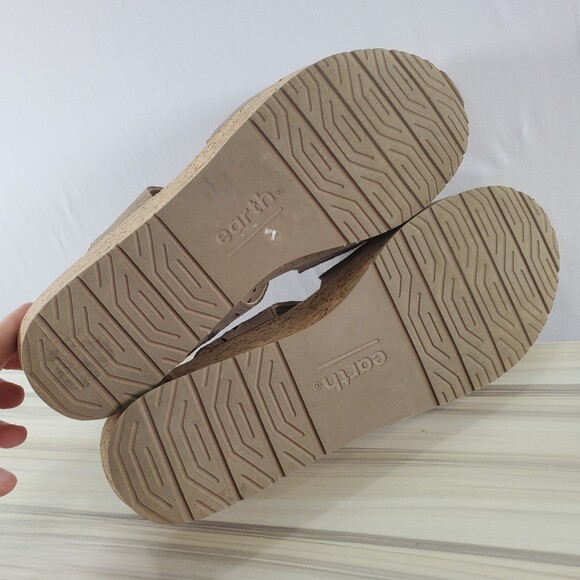 Earth Buran Rosa 8.5 Ecru Leather Wedge Sandal T Strap Ankle Cork Cut Out - Picture 6 of 13